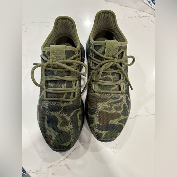 Adidas Tubular - Picture 3 of 3